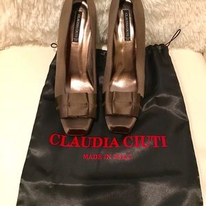 Claudia Ciuti Satin Square toe bow heels